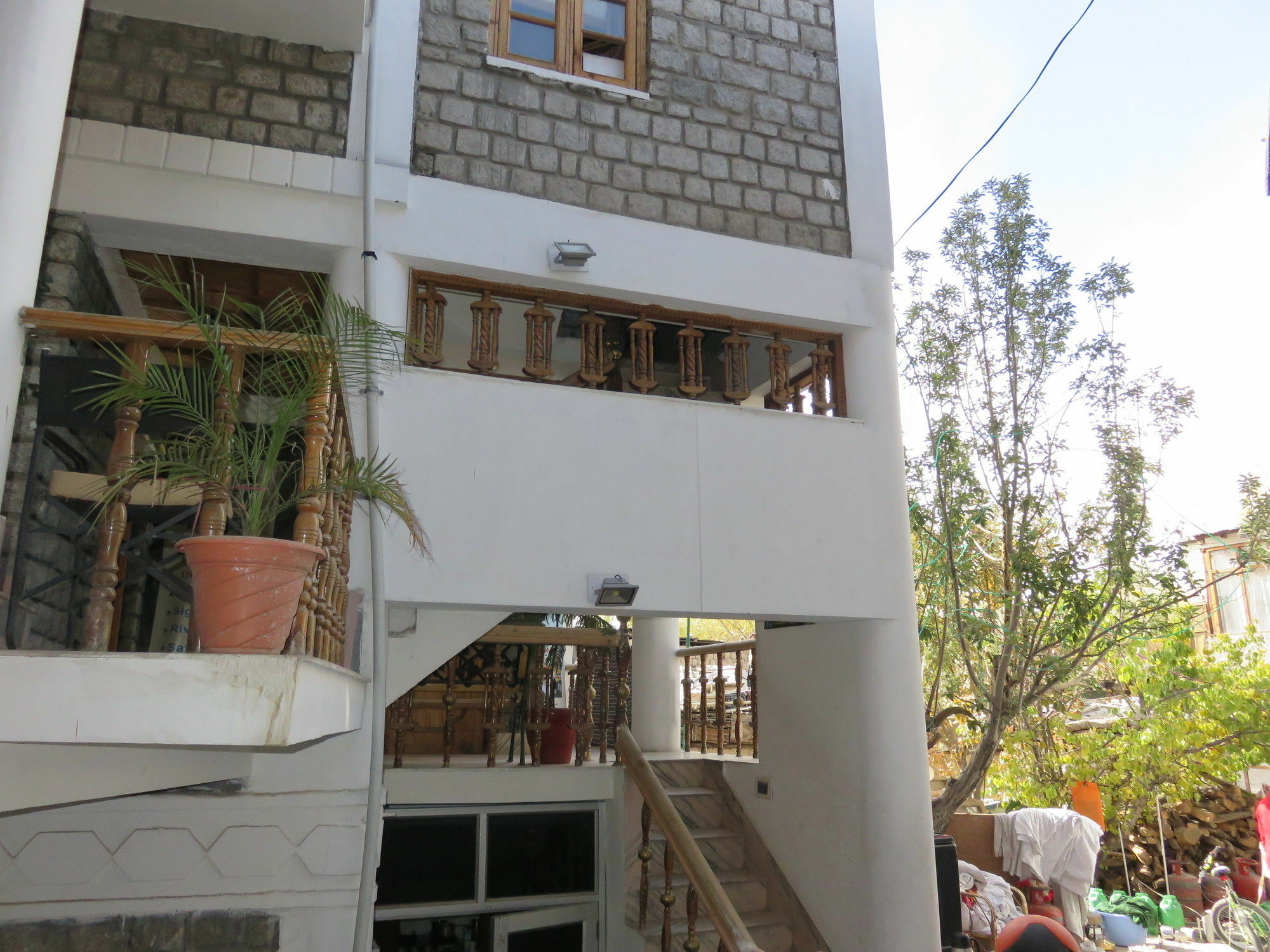 Nezer View Guest House Лех Екстер'єр фото