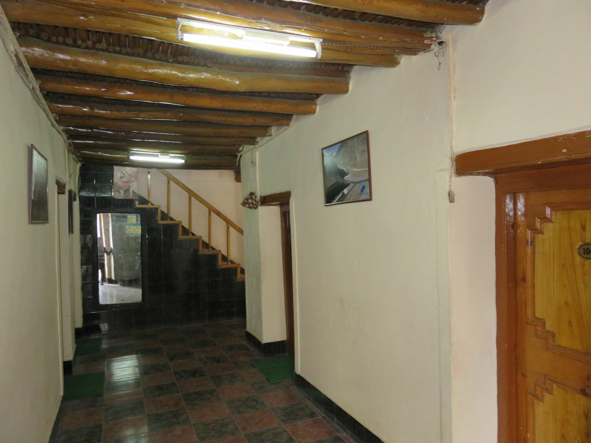 Nezer View Guest House Лех Екстер'єр фото